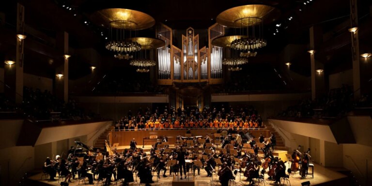 El Auditorio Nacional conmemora el medio siglo de la democracia en España y Portugal