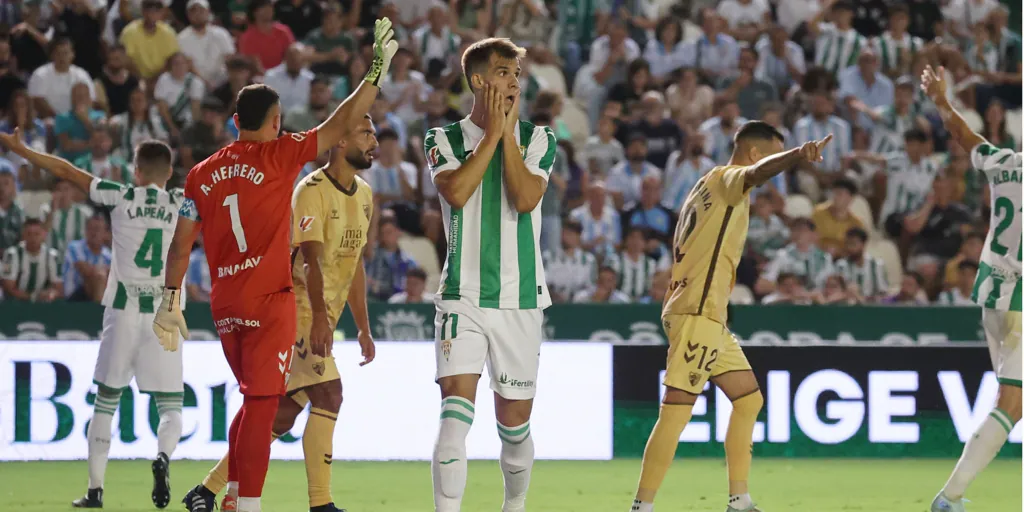 El Córdoba CF deja escapar dos puntos claros en El Arcángel (0-0)