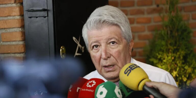Enrique Cerezo, antes del derbi: «En el Atlético no hay antirracistas ni racistas, es una afición ordenada»