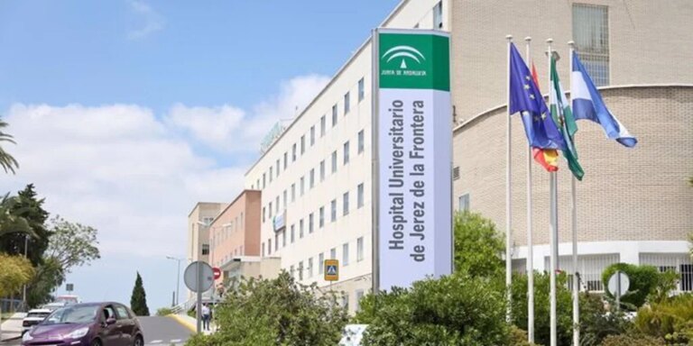 Detenido en el hospital de Jerez tras agredir a un cirujano que lo atendía en Urgencias