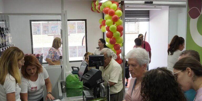 Piedra inaugura en Villafranca su primera tienda Óptima abierta los 365 días del año