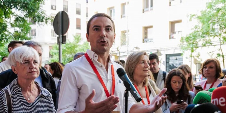 Lobato hablará con los críticos del PSOE de Madrid para buscar una lista de unidad ante el congreso federal