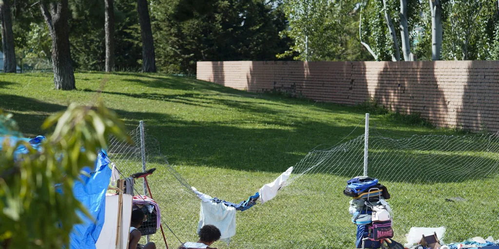 Más limpieza y policía para atajar el punto negro del parque de la mezquita de la M-30