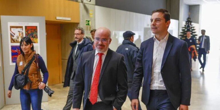 El equipo de Lobato se harta del protagonismo «excesivo» del delegado del Gobierno en Madrid