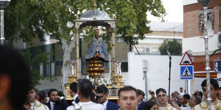 Oraciones y juventud, la semilla que florece junto a la Virgen de la Fuensanta en Córdoba