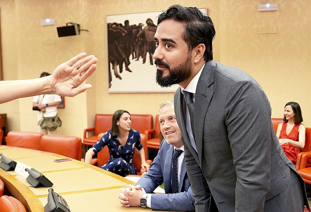 El presunto financiador irregular de Alvise planteaba un intercambio comercial de miles de euros: "Cuenta con el centenar, lo pongo para ganar más en el futuro"
