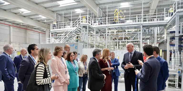 Consum presenta su primera plataforma logística neutra en CO2 en Murcia, con un automatismo puntero en el sector