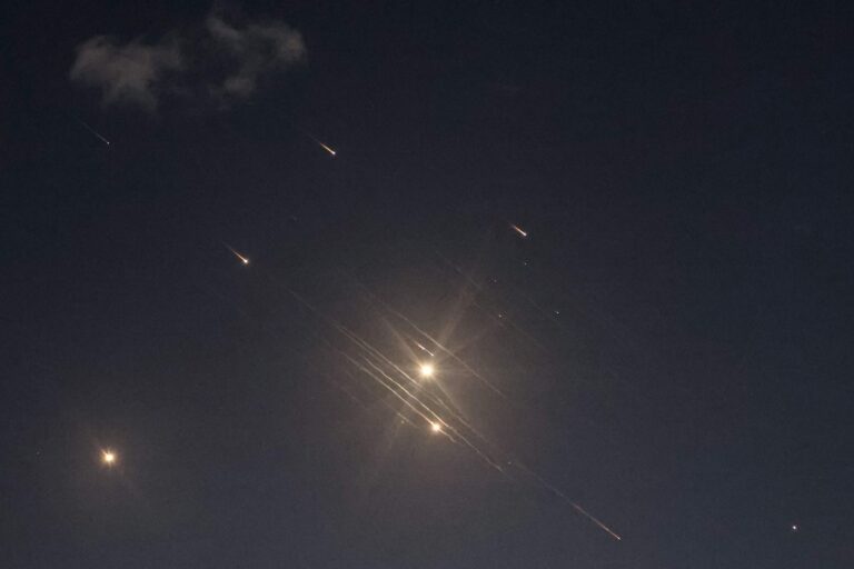 Israel realiza varios ataques contra objetivos militares en Irán