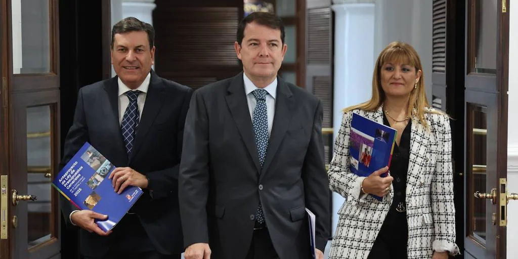 Mañueco presenta unos presupuestos «récord» que crecerían hasta los 15.084 millones de euros