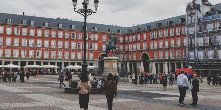 Vuelve a España tras vivir cuatro años en China y reflexiona sobre nuestro alto coste de vida: «No entiendo cómo la gente sobrevive»