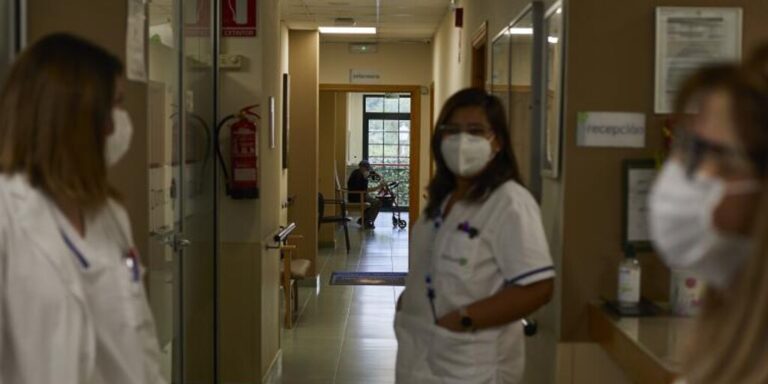 Un juez impulsa una de las causas contra Ayuso y dos exconsejeros por las muertes en residencias