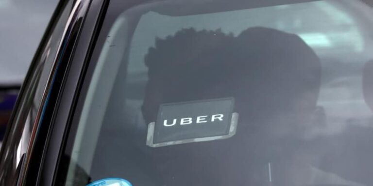 La UE obligará a plataformas como Uber y Airbnb a recaudar el IVA para competir en igualdad de condiciones con taxis y hoteles
