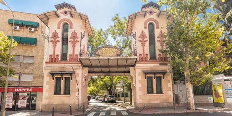 El propietario de la parcela del arco de la Colonia de la Prensa de Carabanchel quiere donarlo a cambio de dejar de pagar IBI