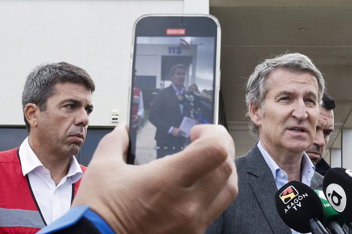Feijóo cita a Mazón y el resto de barones a una reunión por videollamada para coordinar la "ayuda" a Valencia