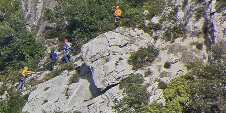 Descubren una cueva intacta en Cantabria tras 80 años: con una biblioteca de la Guerra Civil