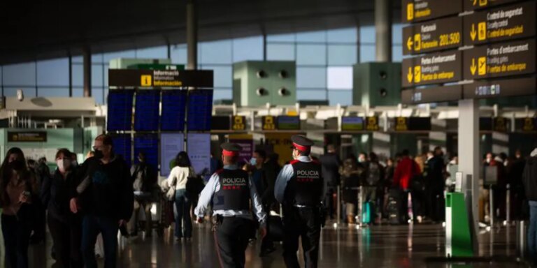 El Gobierno cederá a los Mossos las competencias de seguridad ciudadana en puertos y aeropuertos
