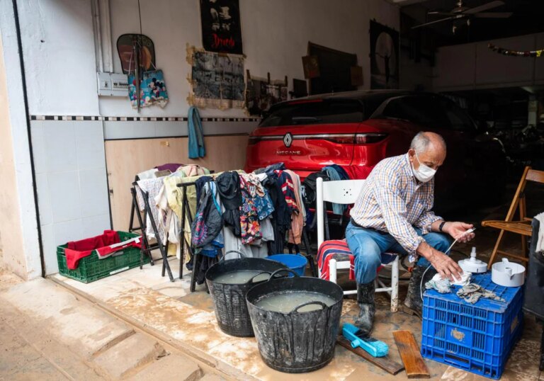 Dónde llevar comida, agua y ropa para los afectados por la Dana en Cantabria: consulta los diferentes puntos y horarios para ayudar a los damnificados de Valencia