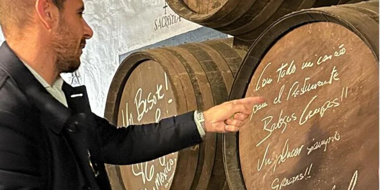 La 'alineación' de Joaquín en su visita a Bodegas Campos: salmorejo, mazamorra, pisto....