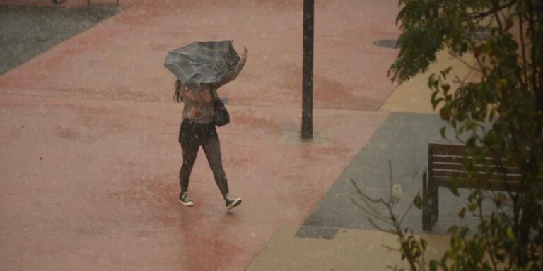 La Generalitat pide permanecer en los puestos de trabajo y no recoger a los niños de la escuela antes de tiempo si hay lluvias torrenciales