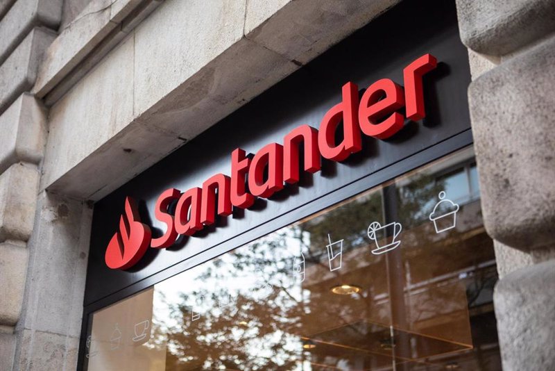 Santander UK provisiona 350 millones de euros para el negocio de financiación de coches