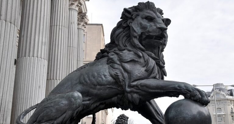 España transpone una directiva que aplica un impuesto a multinacionales