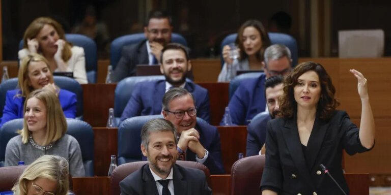 Ayuso cierra un año caótico para la oposición en Madrid y con dos rivales menos