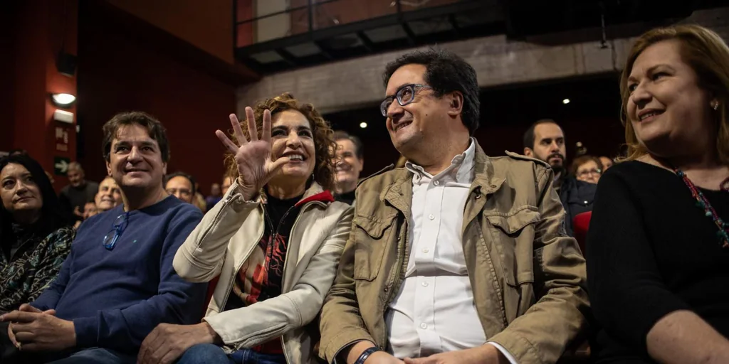 Óscar López imita a Más Madrid y utiliza los muertos en las residencias para atacar a Ayuso