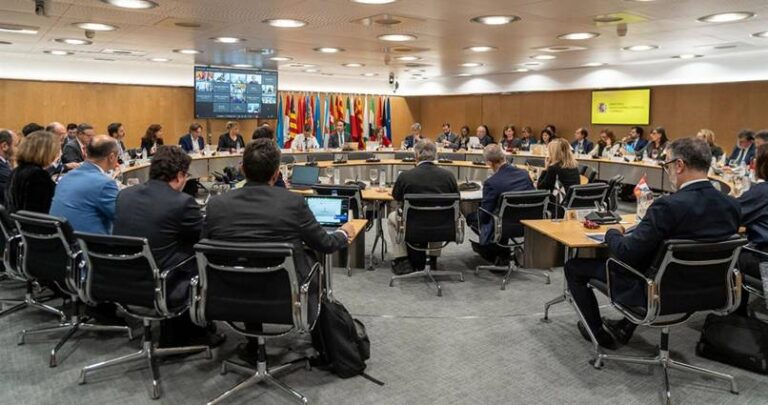Las administraciones buscan eliminar barreras burocráticas a las empresas