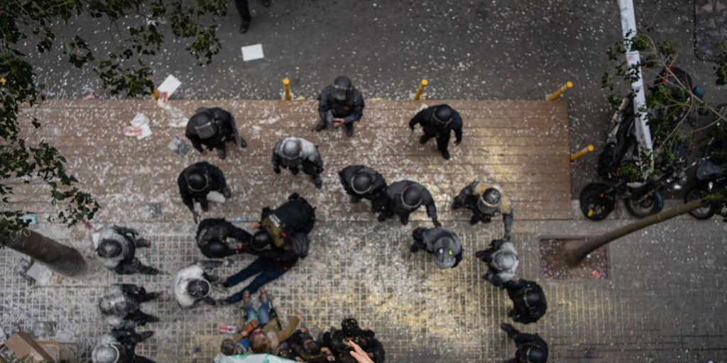 De los seguros a las mafias: el gran negocio tras la okupación
