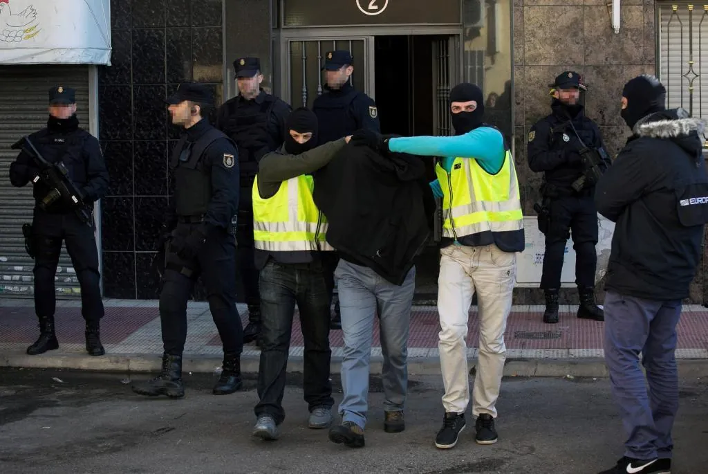 Detenidos en Elche cuatro menores acusados de preparar un atentado yihadista