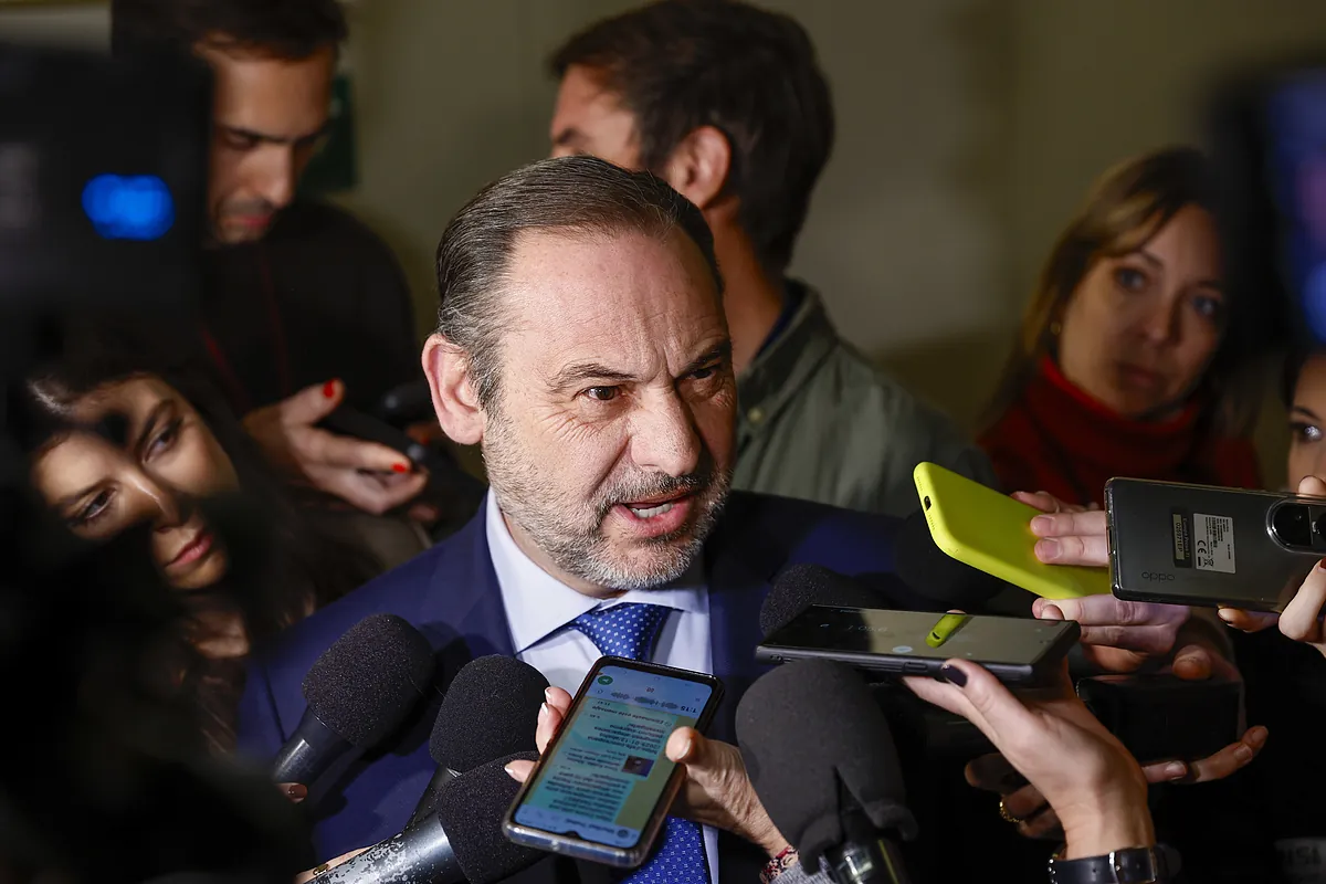 El PP cita en el Senado a Jésica, ex pareja de Ábalos, a Iván Redondo y al ministro Ángel Víctor Torres