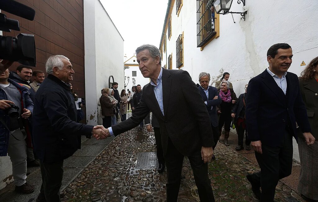 El PP "no se deja presionar" y celebra que Sánchez o Puigdemont "saldrán heridos del choque de cornamentas"