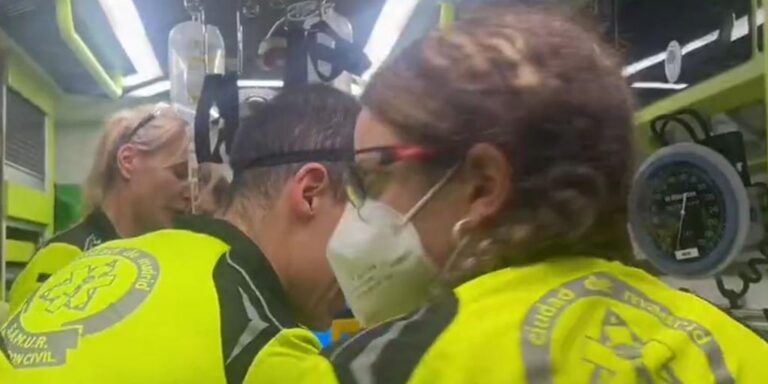 Dos personas, heridas graves por un incendio en una vivienda mientras manipulaban un patinete eléctrico