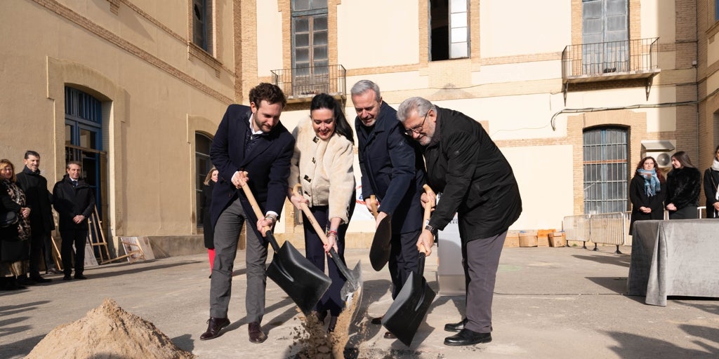 La queja del PSOE: «Hay zonas en Aragón donde se espera doce días a que un médico te atienda »