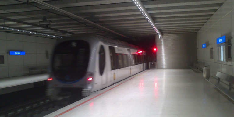 Muere un hombre en San Sebastián tras ser arrollado por un tren en la estación de Herrera de Euskotren
