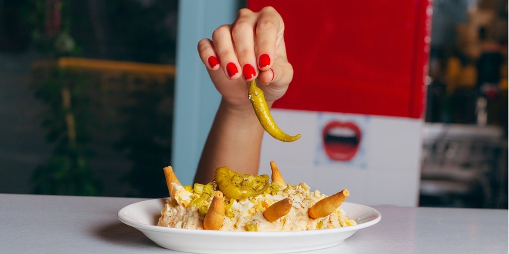 Casa Pepi, «revival» de tapas y platillos de siempre en un ambiente ochentero