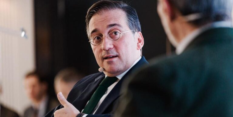 Albares no tiene «ninguna preocupación» acerca de que la política exterior de Trump afecte a las bases de Morón y Rota