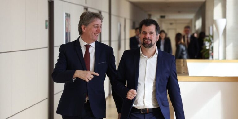 Mañueco hurga en el «dedazo» del PSCL y en los «problemas internos» de Vox