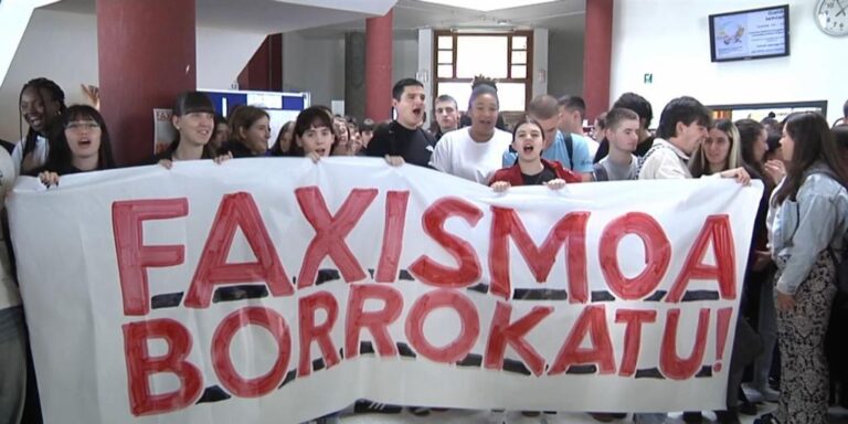 El profesor de la Universidad del País Vasco investigado por mensajes racistas y fascistas niega su autoría y alega una suplantación de identidad
