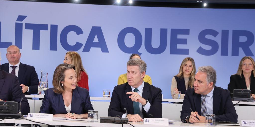 Feijóo reta a Sánchez a presentar los Presupuestos en el Congreso para que «retrate la soledad de un presidente zombi»