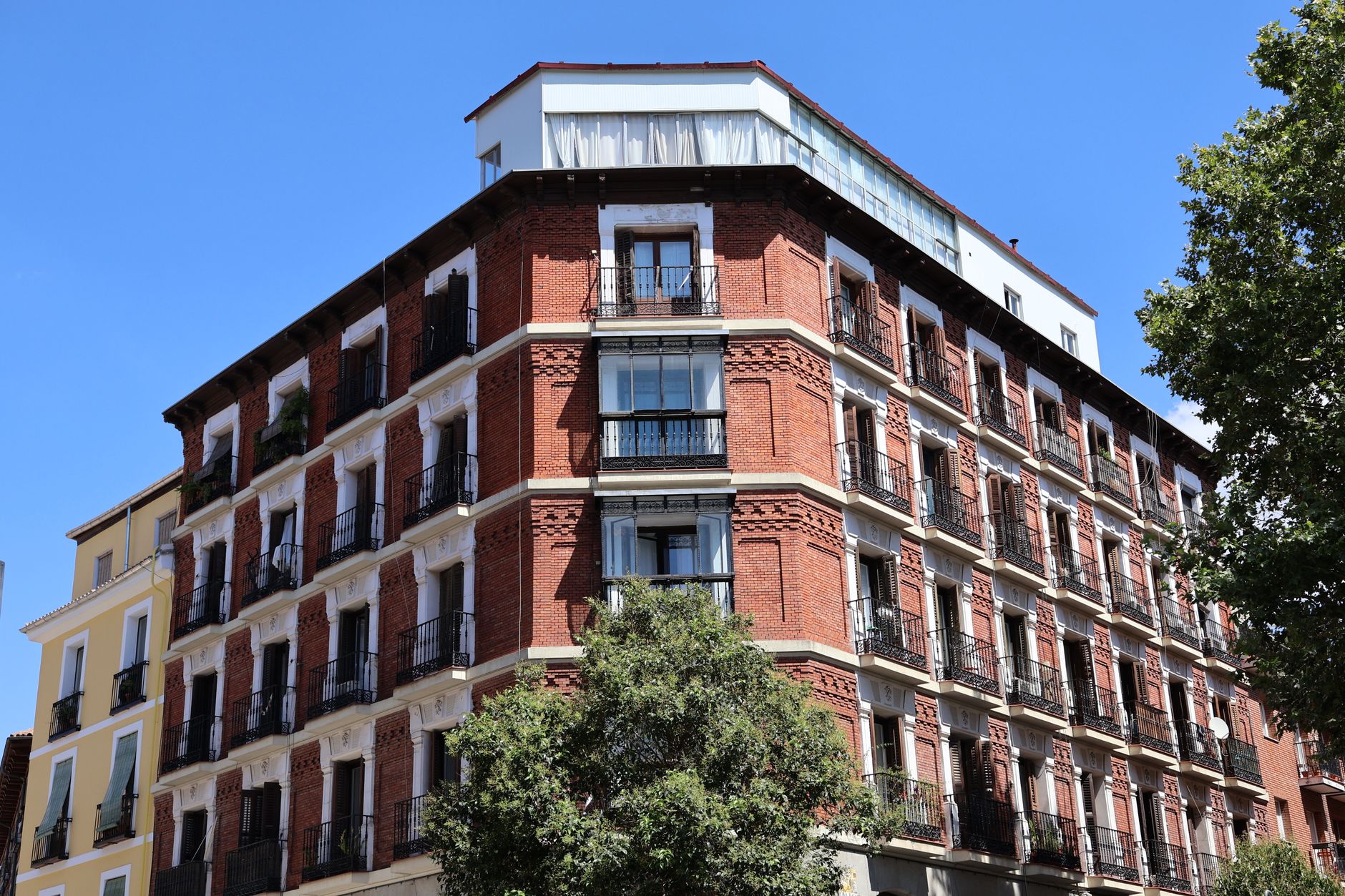 Sumar y los aliados de izquierda elevan la presión al PSOE por un decreto de vivienda más ambicioso