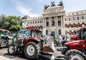 Asaja, COAG y Unión de Uniones convocan una tractorada en Madrid el 28 de octubre