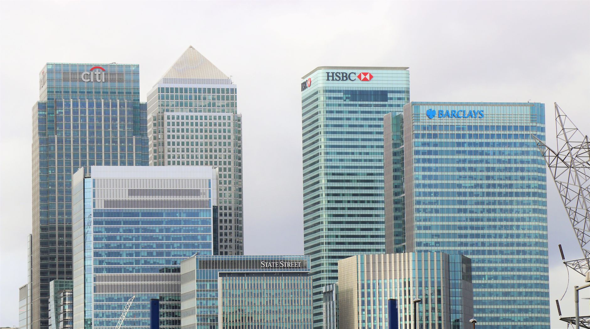 Barclays prevé eliminar unos 5.000 puestos de trabajo con apoyo de la tecnología y la IA