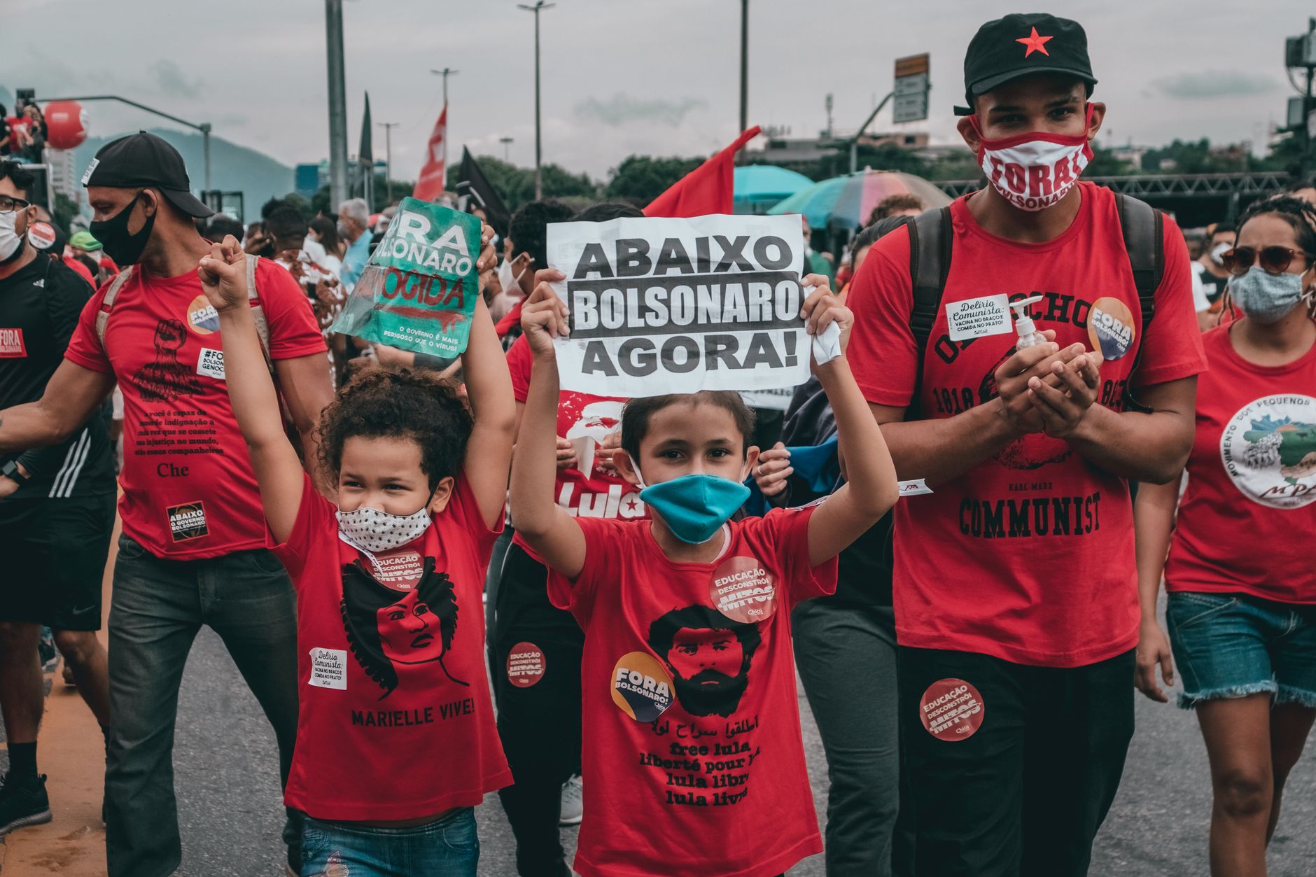 Brasil decide en las urnas entre Lula y Flávio Bolsonaro en una elección muy ajustada