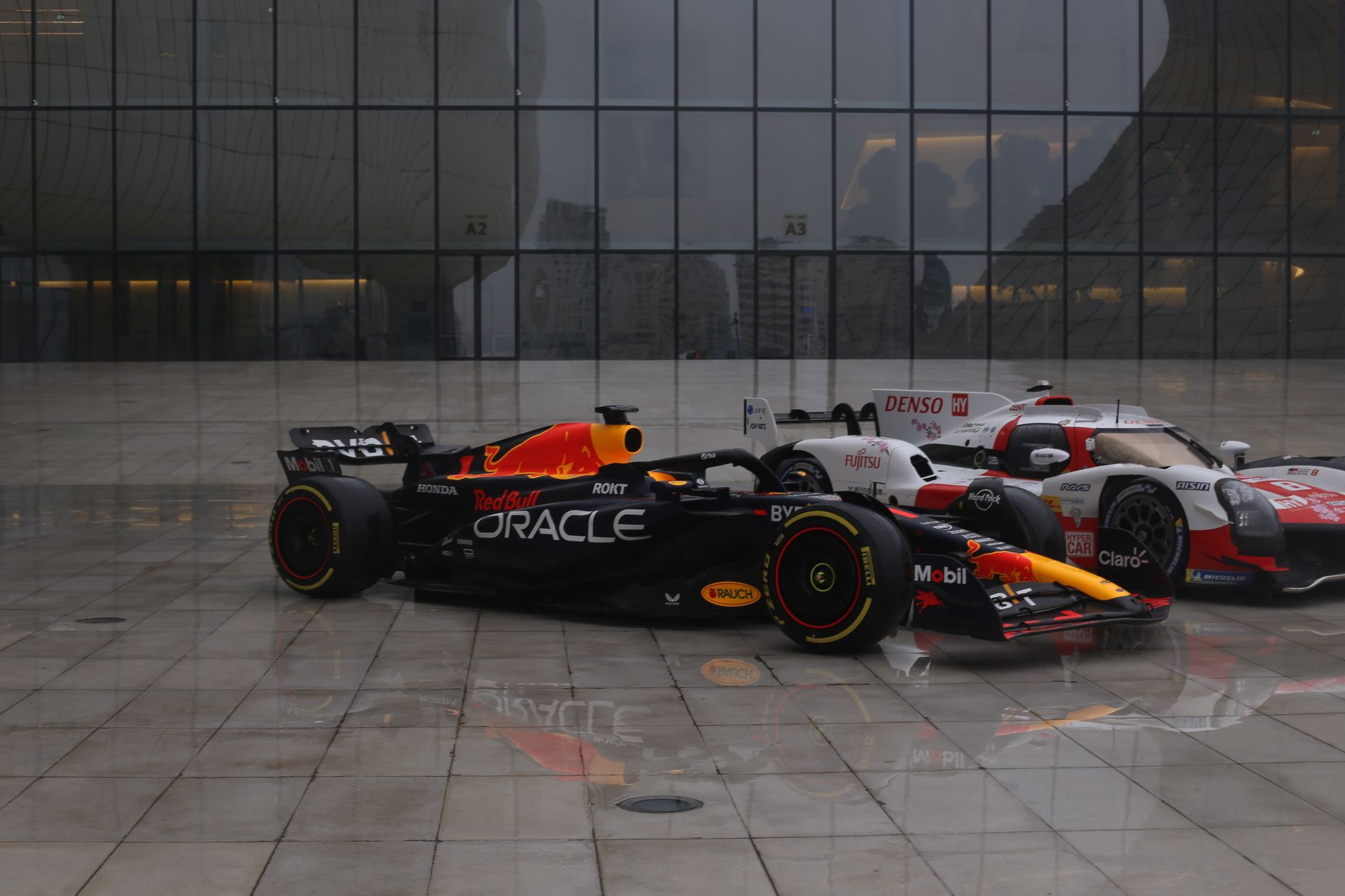 Disfrimur respalda a Lemon Racing antes de la final mundial de STEM Racing en Singapur