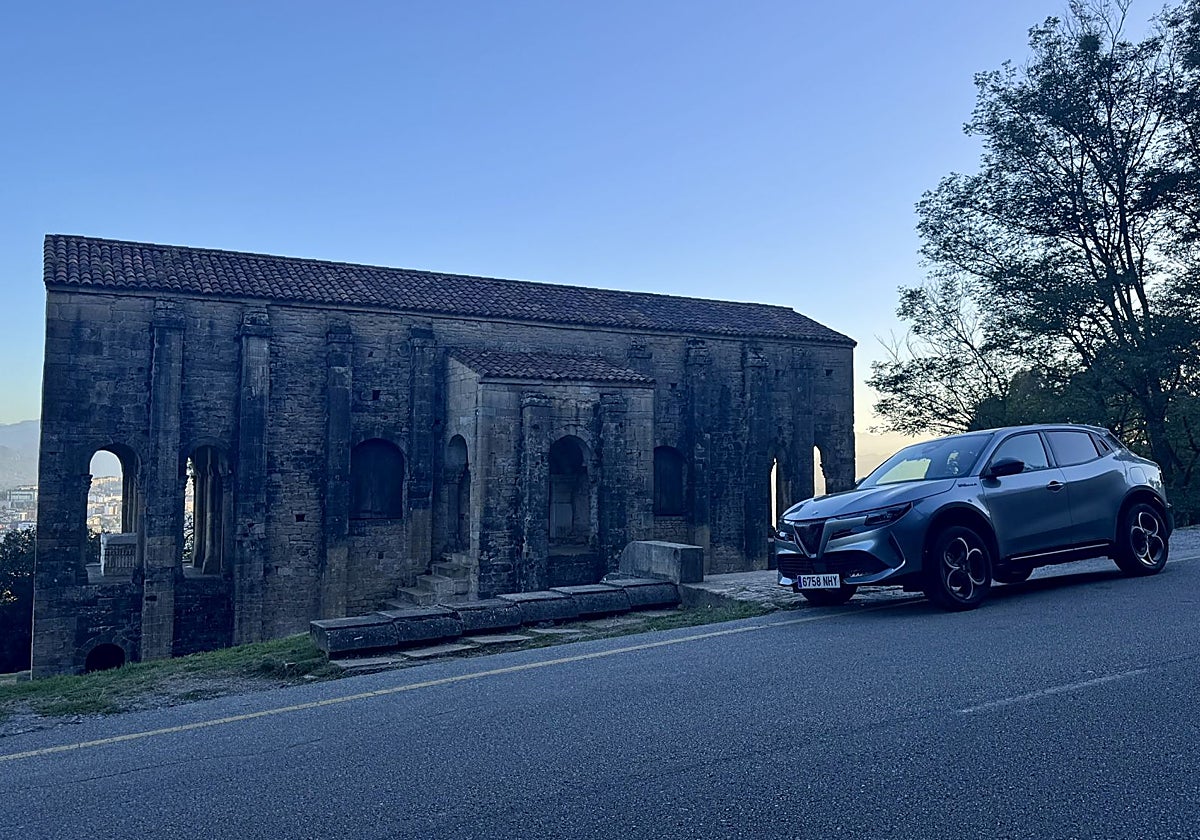 El Alfa Romeo Junior Sport Speciale recorre el legado prerrománico de Asturias