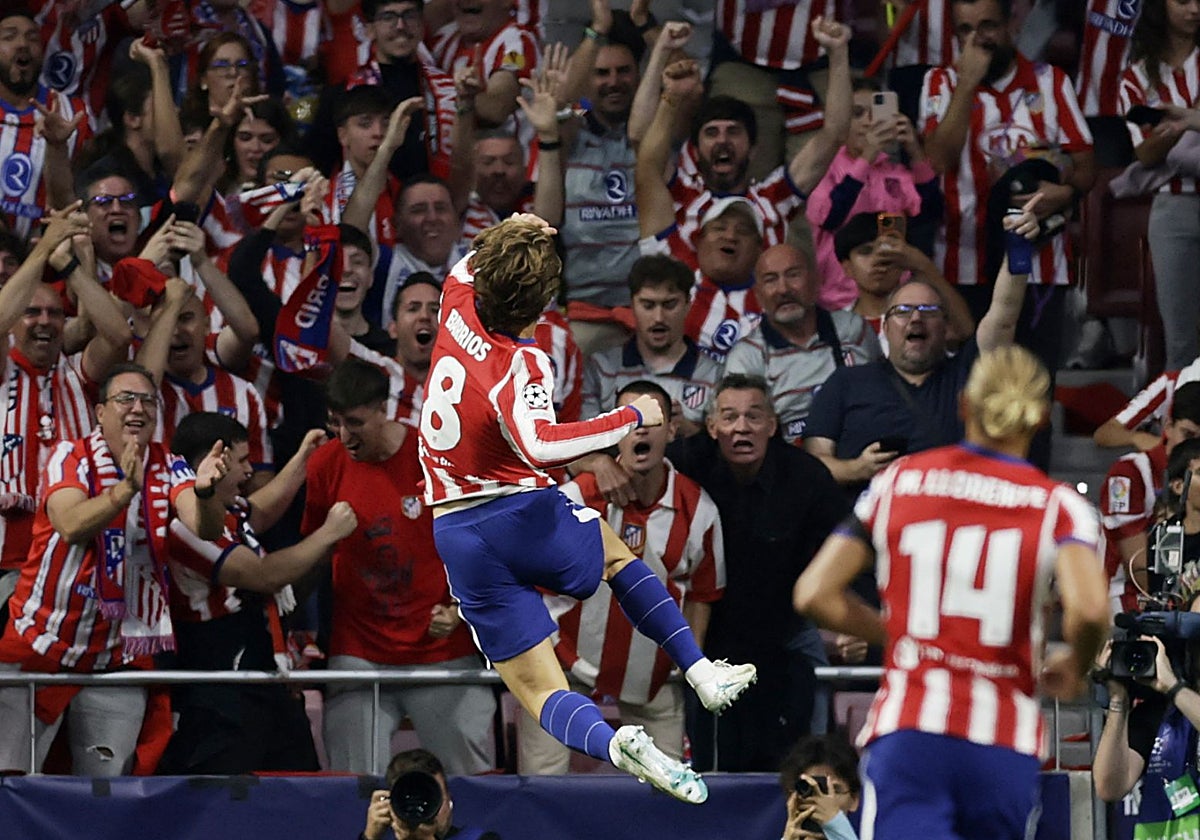 El Atlético vence al Manchester United y dedica su triunfo a Koke