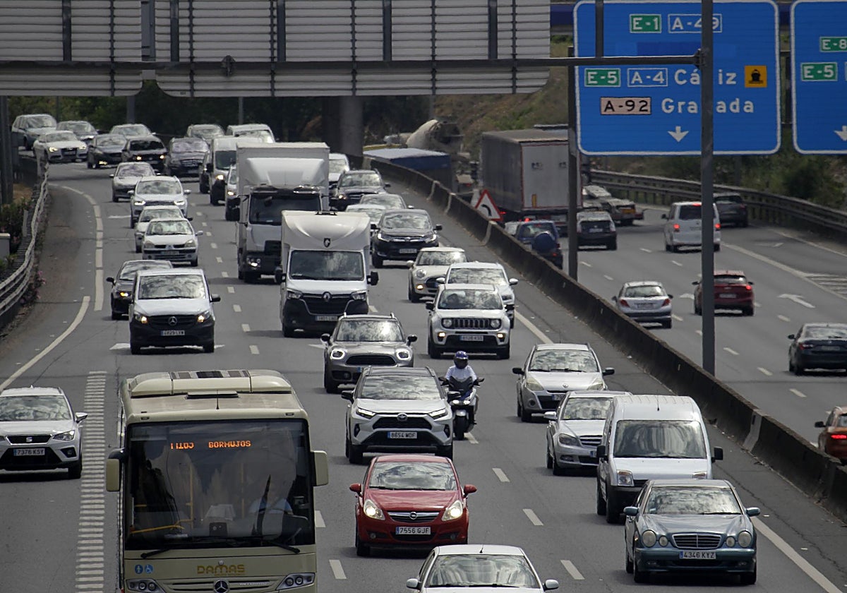 El consumo de gasolina crece un 6,9% y gana peso frente al diésel pese al alza de precios