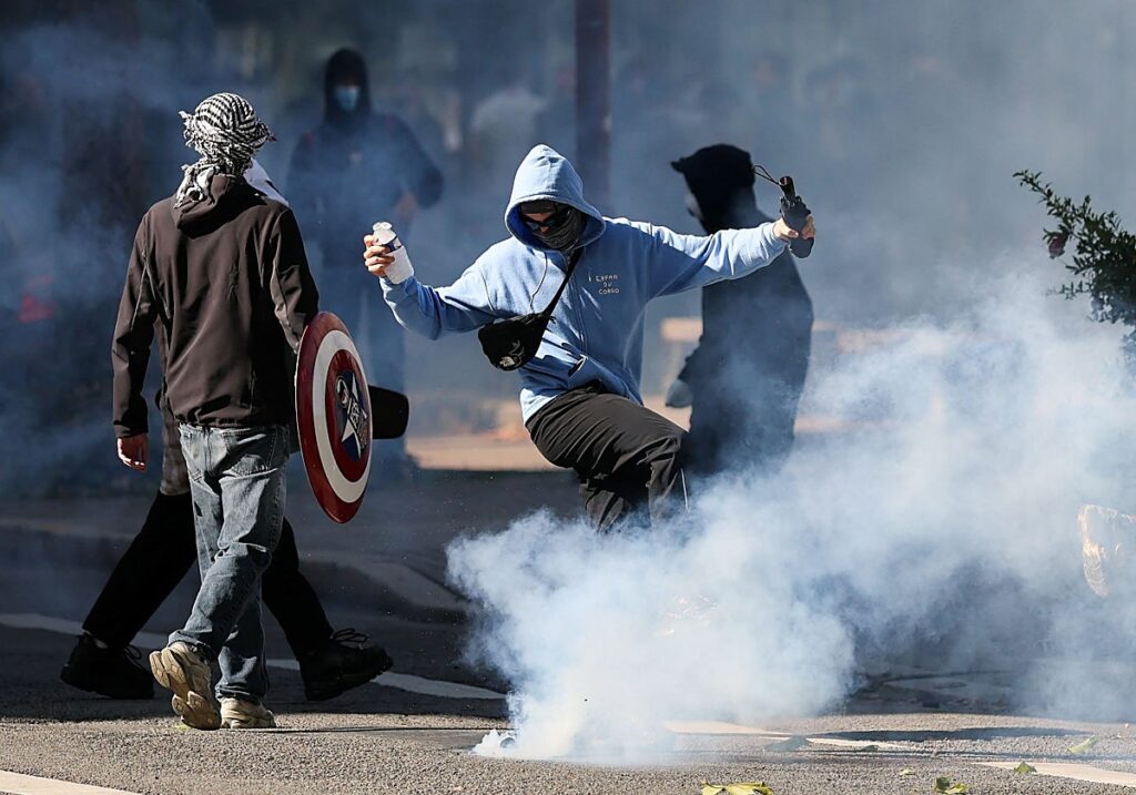 Francia anuncia 3.000 profesores de refuerzo ante las protestas estudiantiles