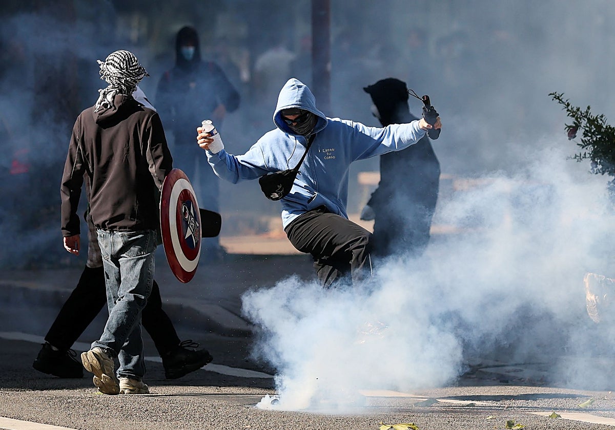 Francia anuncia 3.000 profesores de refuerzo ante las protestas estudiantiles